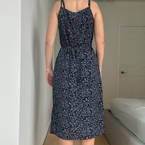 NAVY FLORAL MIDI DRESS - Picture 3 of 5